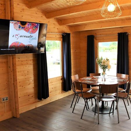 Inviting 3-Bedroom Lodge In Ashton Under Hill Evesham Bagian luar foto