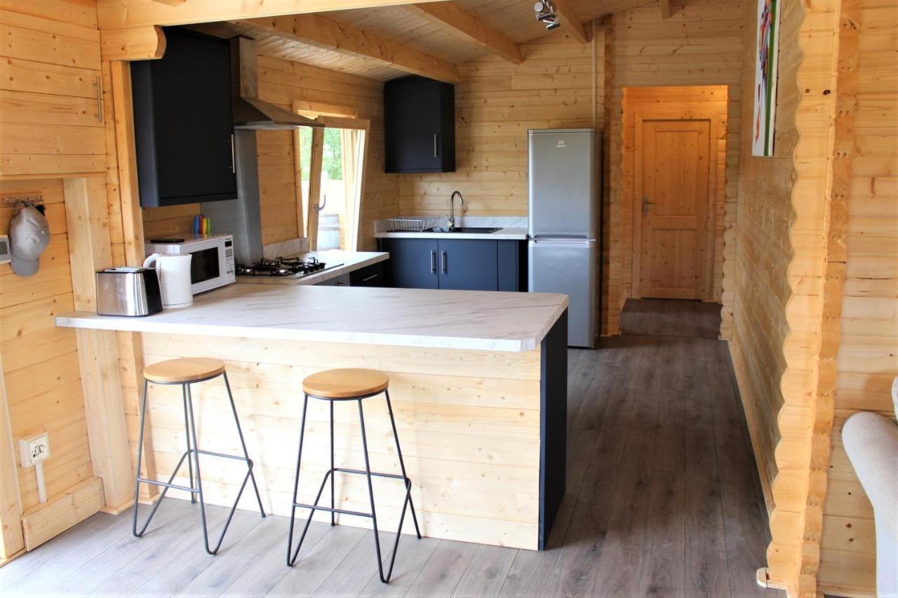 Inviting 3-Bedroom Lodge In Ashton Under Hill Evesham Bagian luar foto